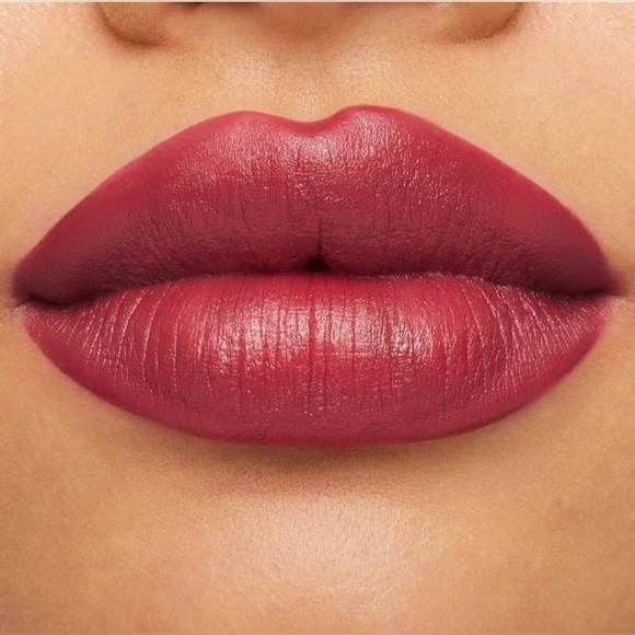New "Keep Dreaming" Macximal Silky Matte Lipstick - Picture 9 of 11